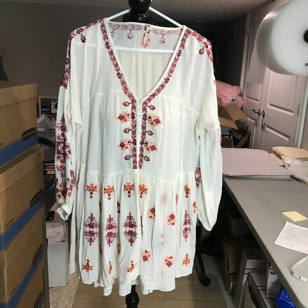 Women's Free People Boho style embroidered Dress Size S